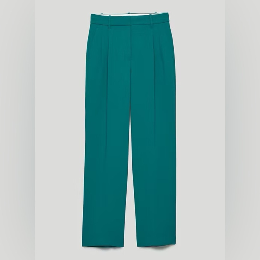 Aritzia effortless pant